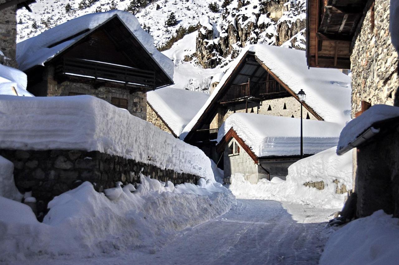 Maison Carail Nevache 14 Personnes Exteriör bild
